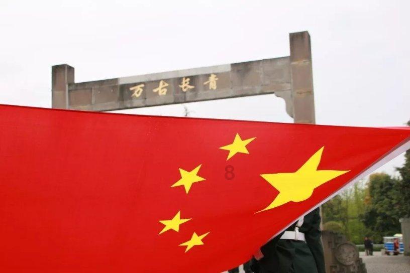 宁愿离婚也绝不改国籍，春晚都能她破例一次，如今71岁却无儿无女